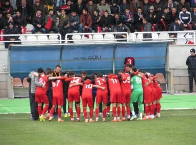 Şampiyon yerini koruyor