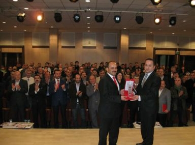 Seyit Aydın, yılın rektörü seçildi