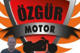 895583437