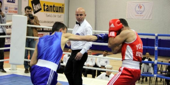 Altın yumruklar ringdeydi