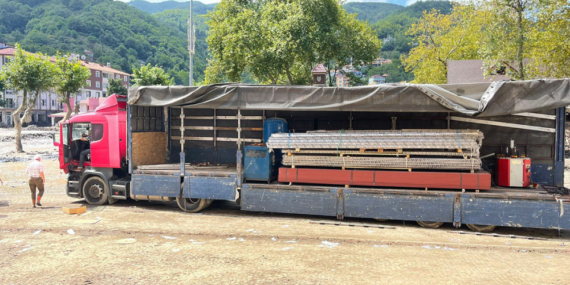 3 Tır Malzeme Gönderdi