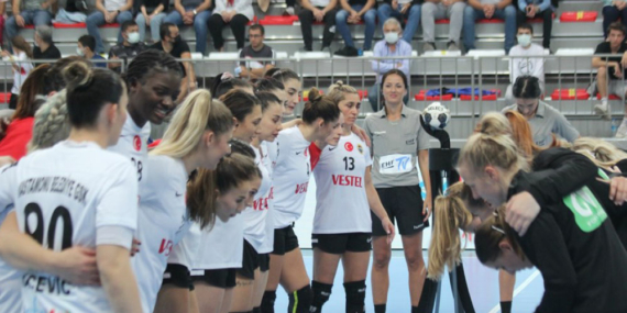 Mağlubiyetle Başladı