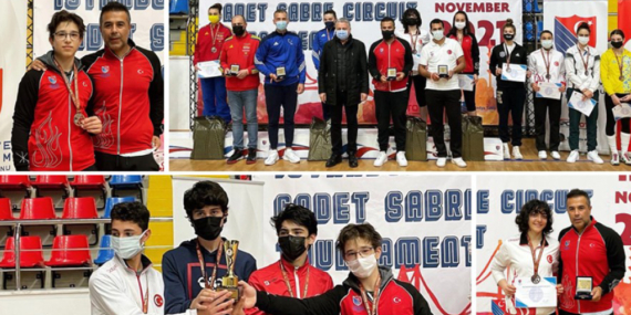 Madalyalarla Döndüler