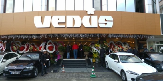 Venüs’ten sıcak açılış