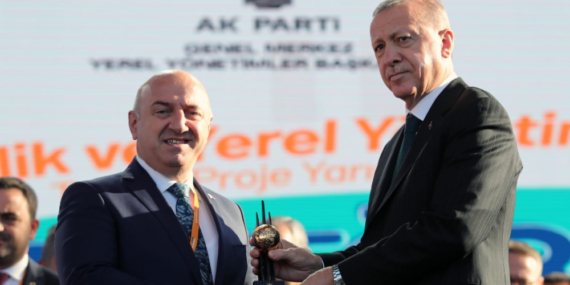 Cumhurbaşkanı Ödül Verdi