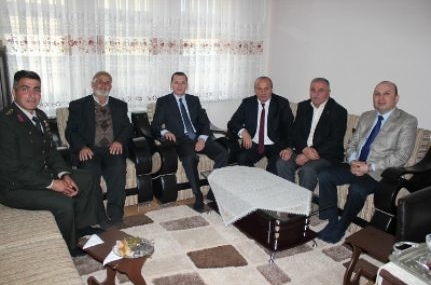 Şehit aileleri ziyaret edildi