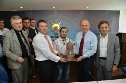 Kadir Topbaş’a anlamlı hediye