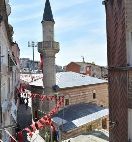 500 yıllık cami ibadete açıldı