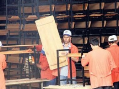 Cezaevi değil sanki ”fabrika”