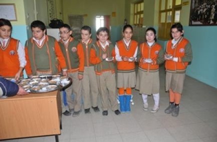 İnebolu’da öğrencilere aşure ziyafeti