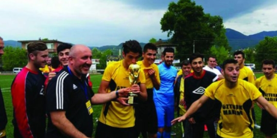 Şampiyon Cide kupasını aldı