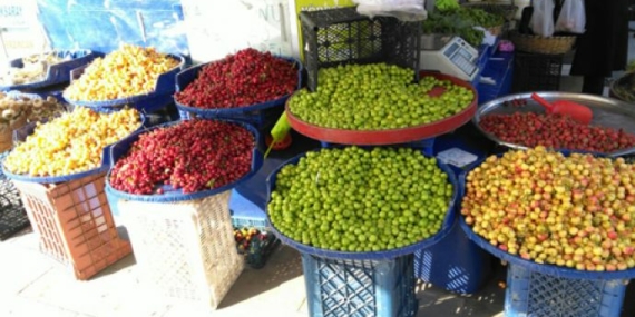 Memleket kokan ürünleri satıyor