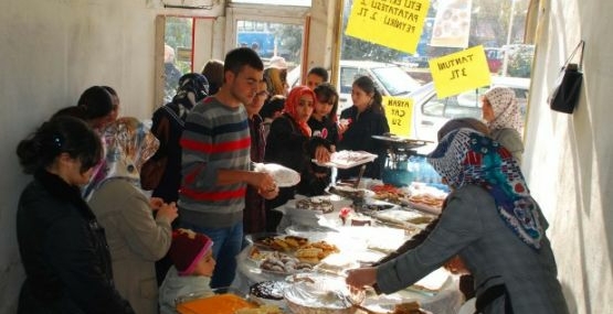 Tosya’da ihtiyaç sahipleri yararına kermes