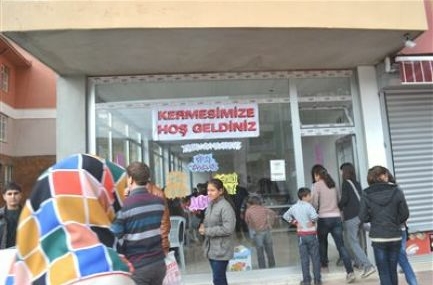 Lise öğrencilerinden kermes