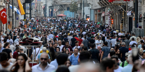 Resmiyette kaç kişiyiz?