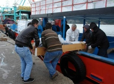 Balıkçı ağlarına ceset takıldı