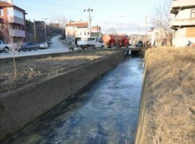 Suluceviz deresinde temizlik çalışması