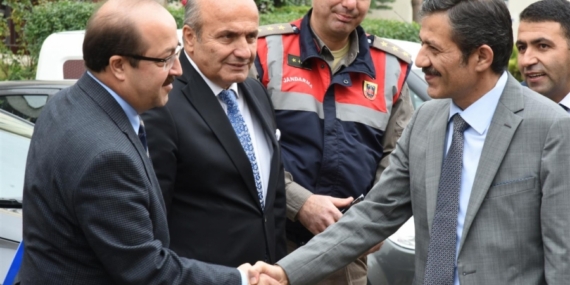 Vali ilçe ziyaretlerine devam ediyor