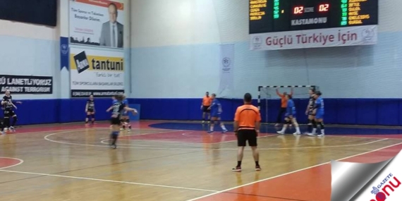 Kastamonu GSK şampiyonluğu kovalıyor