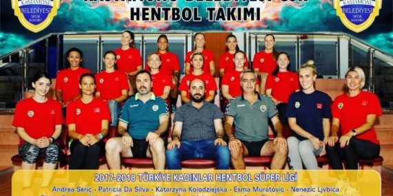 Süper bayanlar kupayı aldı