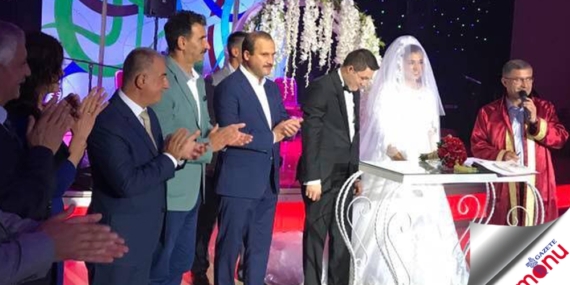 Konuk ailesinin mutlu günü