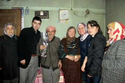 AK Parti’den ”Yaşlılar Haftası” ziyaretleri