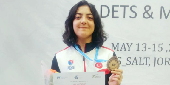 Bronz Madalya Güngör’e