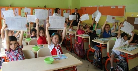 17 milyon öğrenci karne aldı