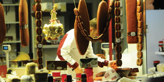 Yediğini içtiğini hediye et