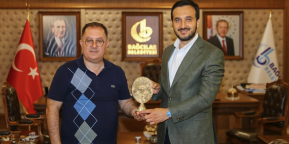 Perşembe Günü Baba Ocağında