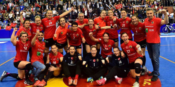 Açılışı farklı yaptı