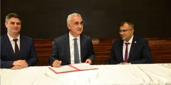İmzalar atıldı