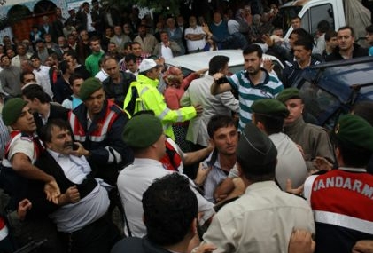 İğdirliler yol kesti!