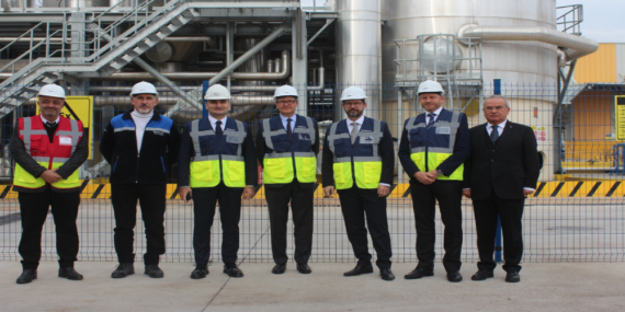 BÜYÜKELÇİ’DEN KRONOSPAN’A ZİYARET