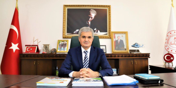 Akpınar, Bakan Danışmanı