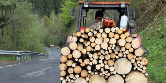 Afetzedelere 2 Tır Odun Gönderdiler