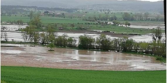 Çay Taştı, Araziler Su Altında Kaldı