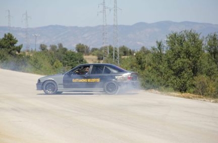 Drag yarışları büyüledi