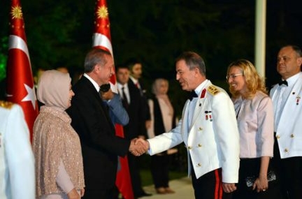 Başkomutan olarak ilk resepsiyon