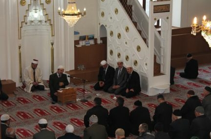 Asırlık cami, ibadete açıldı