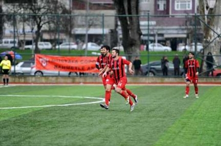 İstanbul Kastamonuspor 3. sıraya yükseldi