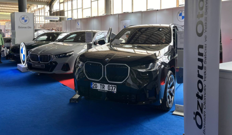 5 OTOMOBİL SATIŞIYLA DİKKAT ÇEKTİ