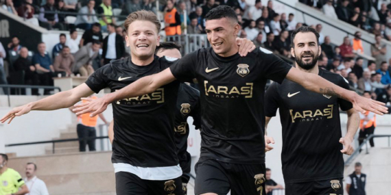 DEPLASMANDA PARLIYOR, EVİNDE ZORLANIYOR