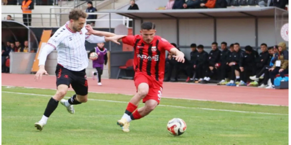 EVİNDE 3 PUANI KAÇIRDI